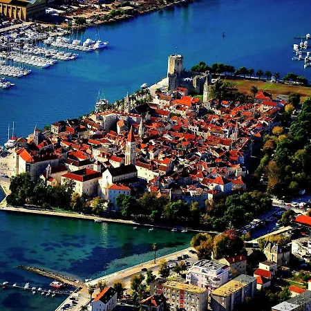 In Dalmatia Near The Sea * Kastela