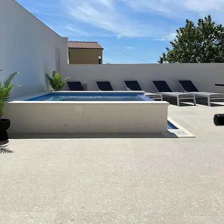 Apartment In Dalmatia Near The Sea